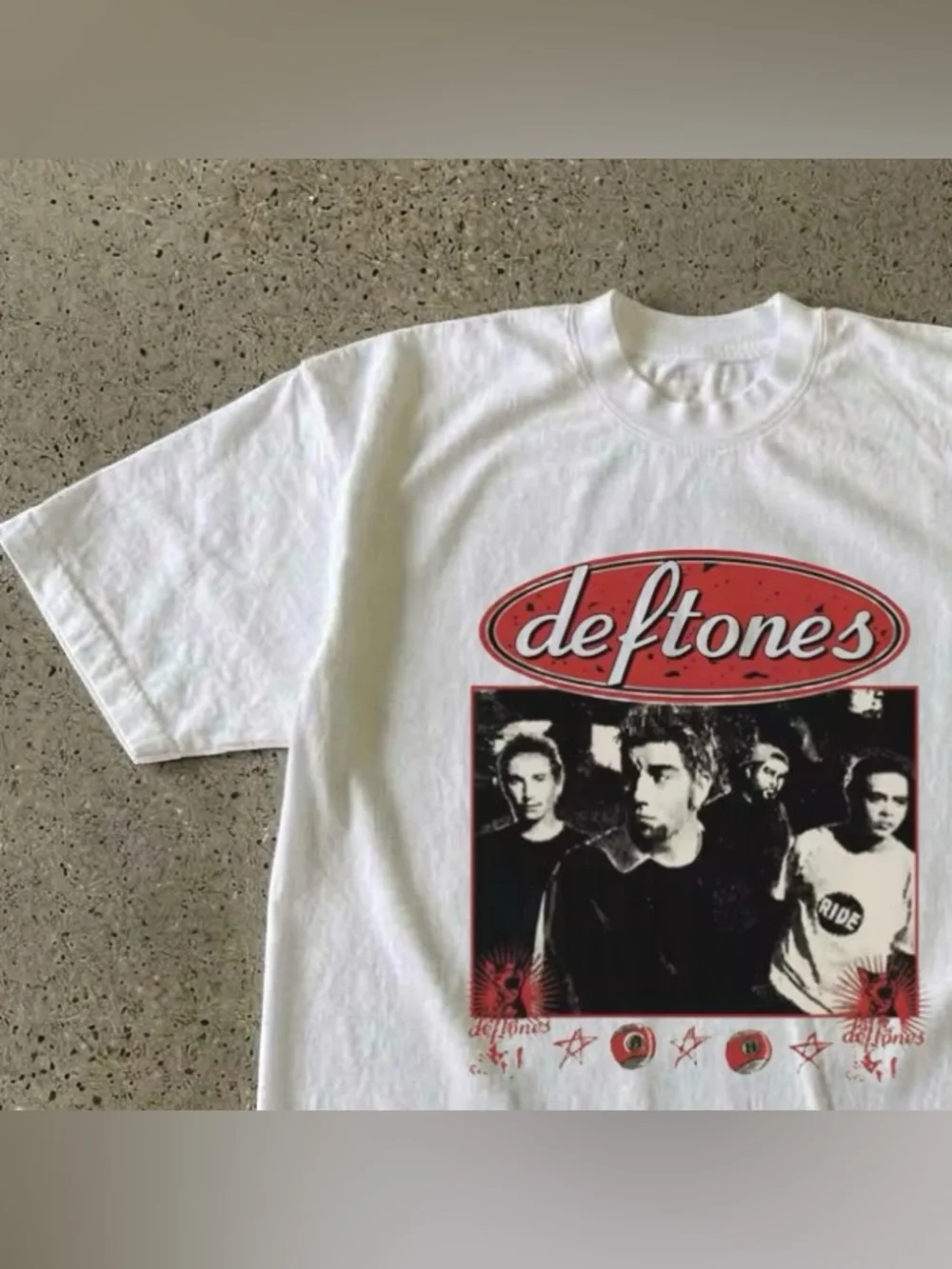 Deftones Oval Band Photo White Nu Metal Rock Graphic T-Shirt